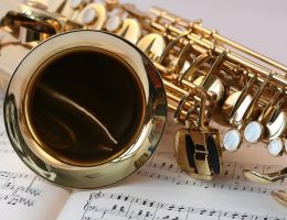 La musique est un art qui surpasse les époques.